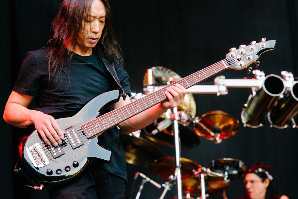 john myung dream theater bassplayer